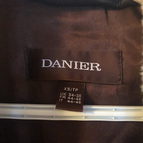 Danier leather jacket - Picture 4 of 5